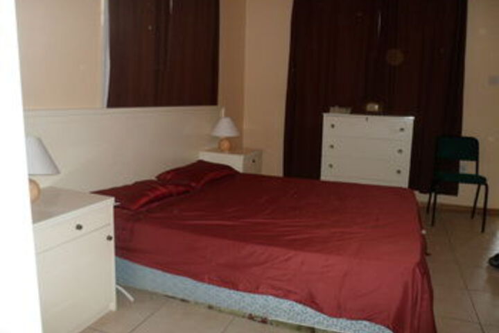 Room 12 of 27