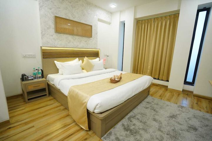 Room 58 of 93