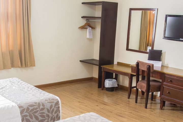 Room 14 of 30