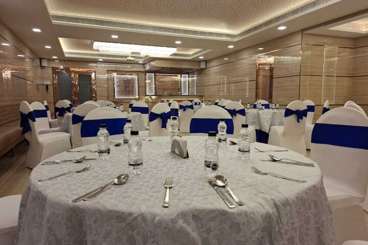 Ballroom/Hall 26 of 30