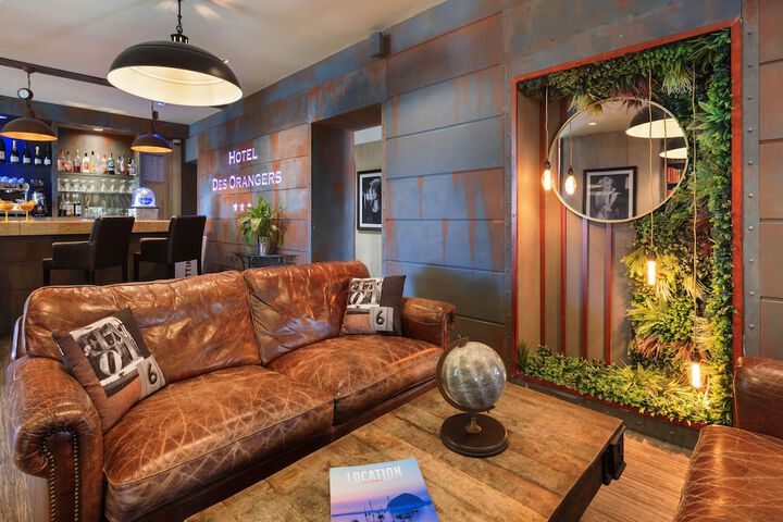 Lounge 108 of 141