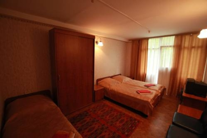 Room 2 of 7