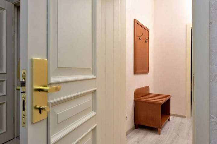 Room 9 of 144