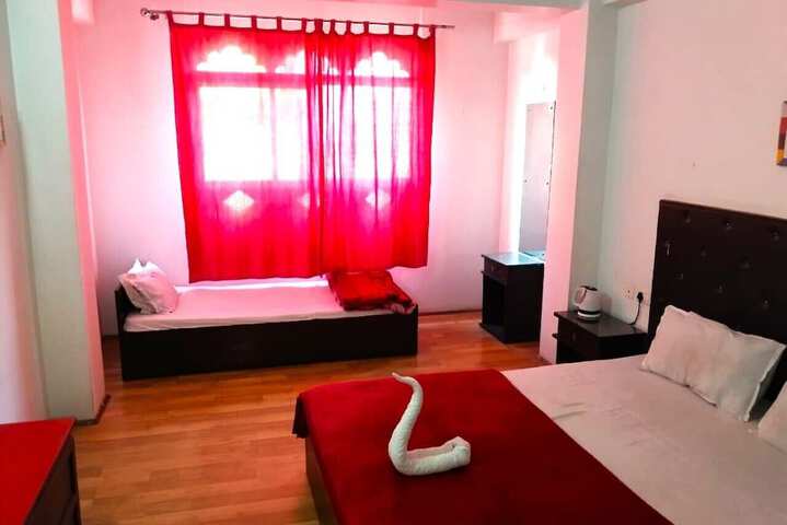 Room 3 of 29