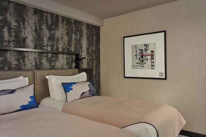 Room 32 of 96
