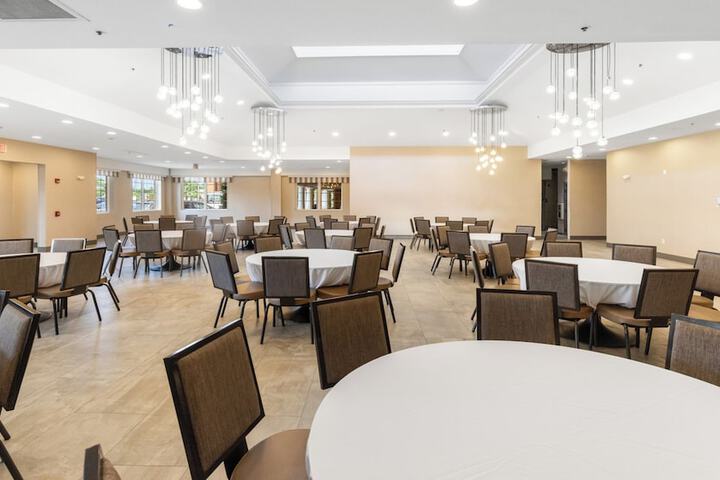 Ballroom/Hall 33 of 42