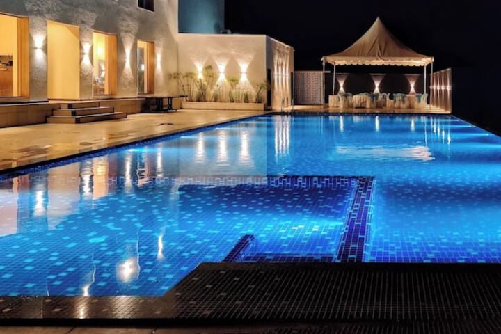 Pool 31 of 91