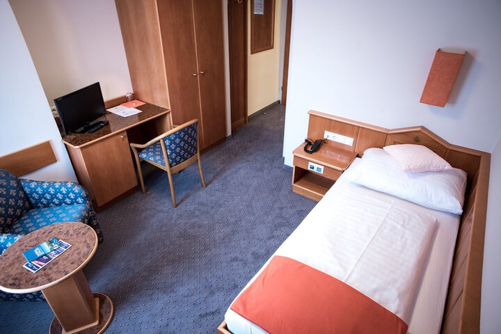 Room 9 of 52