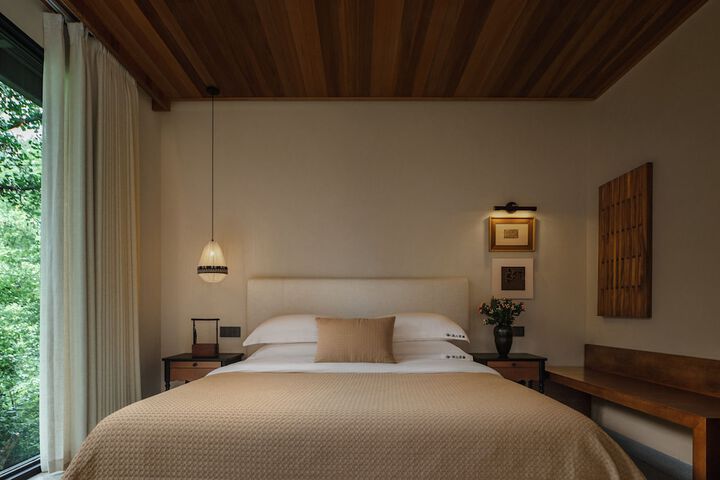 Room 27 of 55