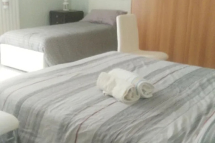 Room 4 of 18