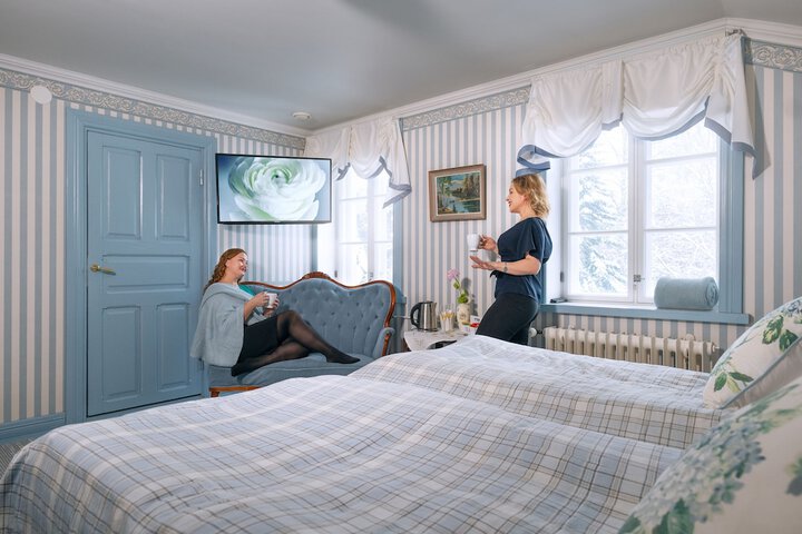 Room 9 of 36