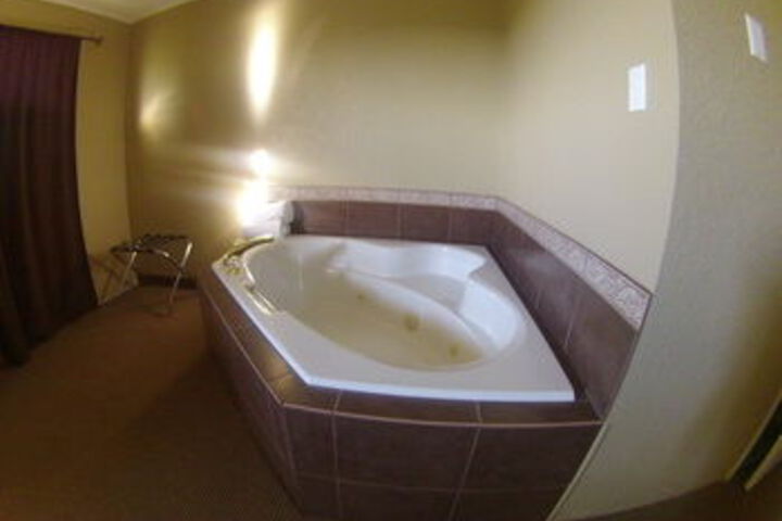 Hot Tub 22 of 35
