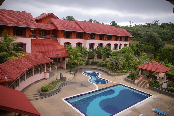 Pools & Facilities