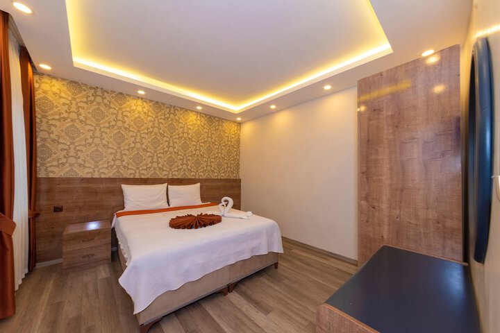 Room 10 of 117