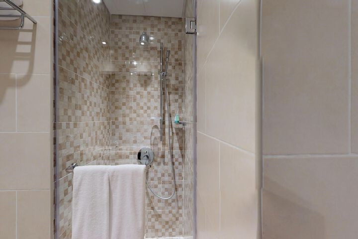 Room 80 of 182