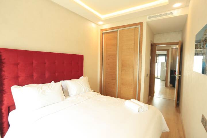 Room 9 of 32