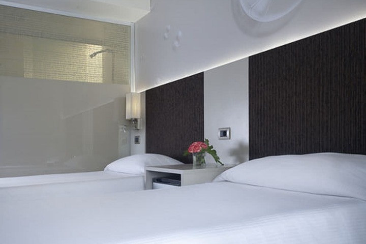 Room 17 of 41