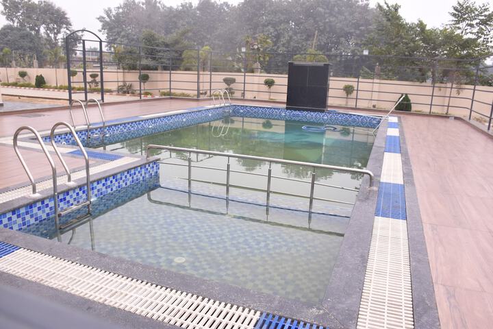 Pool 42 of 49