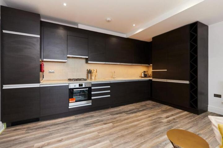 The Harlesden Escape - Spacious 3BDR Flat with Balcony