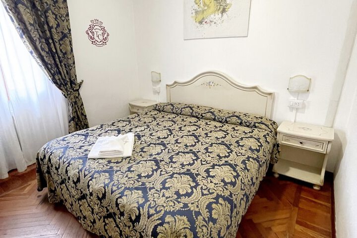 Room 7 of 38