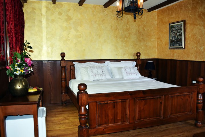 Room 16 of 139