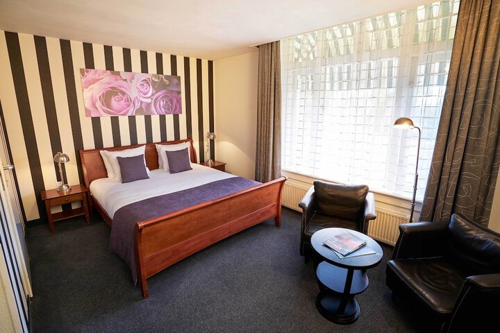 Room 12 of 28