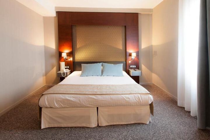 Room 7 of 37