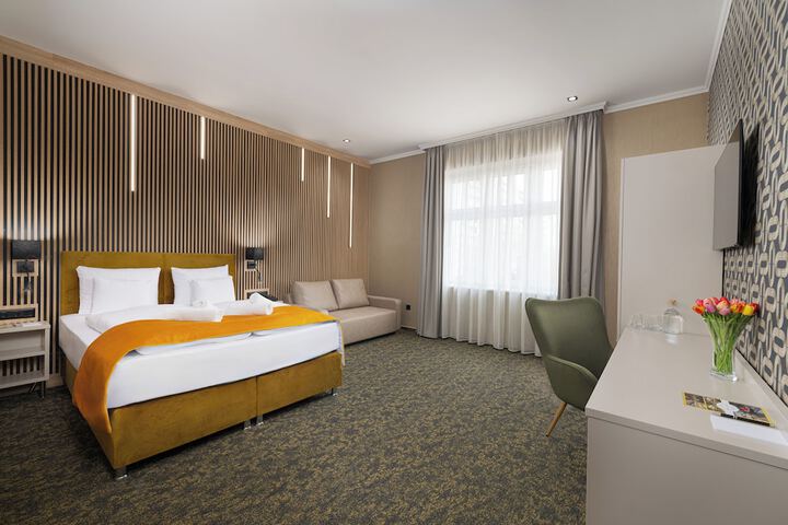 Room 38 of 61