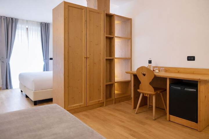 Room 37 of 73
