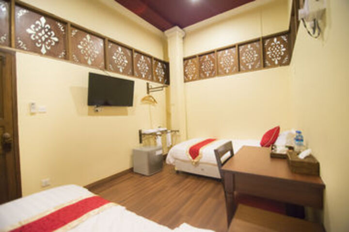 Room 4 of 19