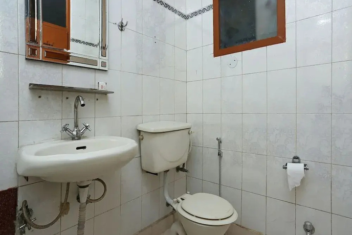 Room 8 of 13