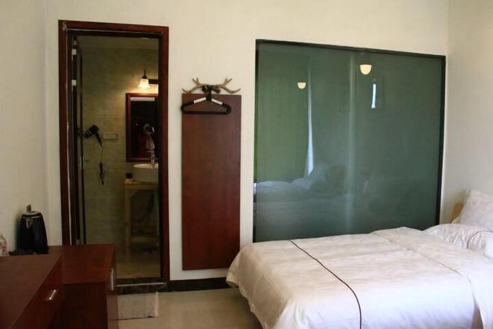Room 1 of 44