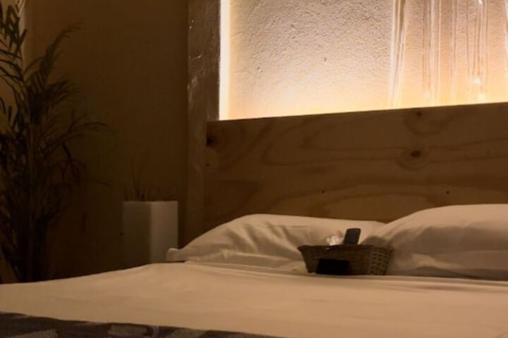 Room 2 of 11