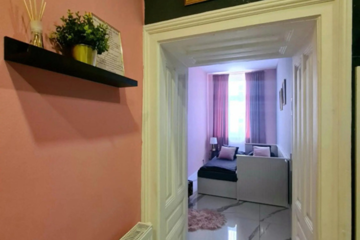 Room 3 of 11