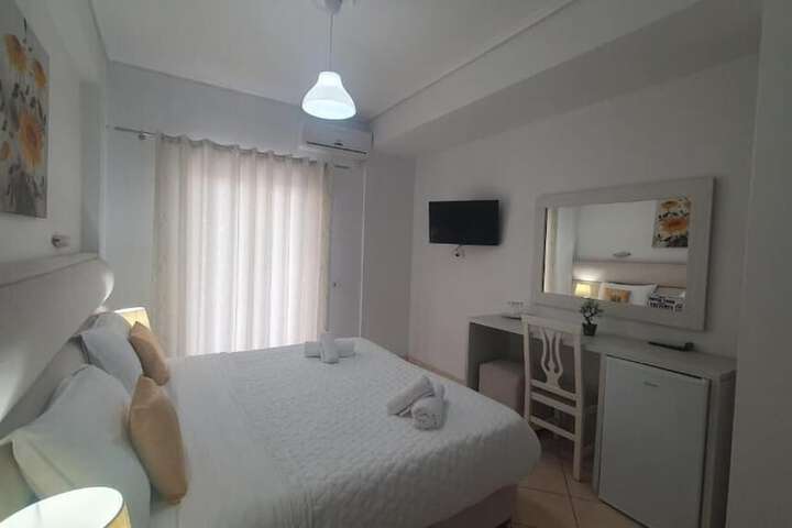Room 10 of 106