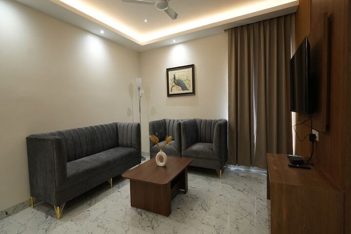 Room 17 of 34