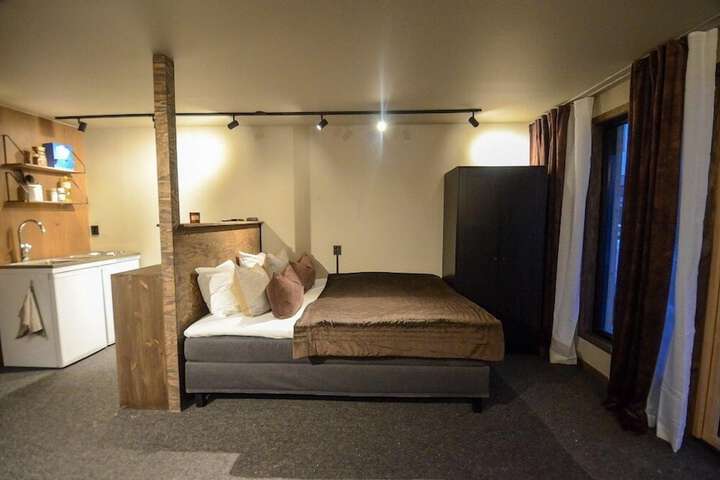 Room 52 of 110