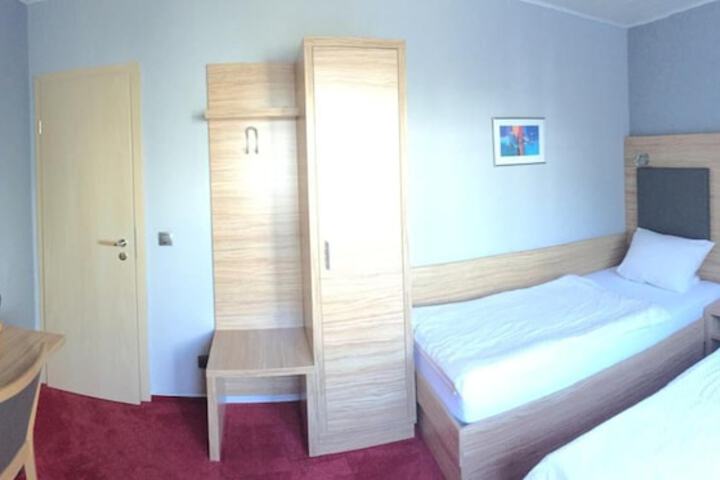 Room 22 of 46