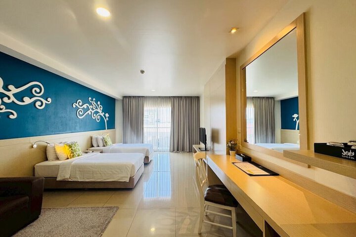 Room 15 of 32