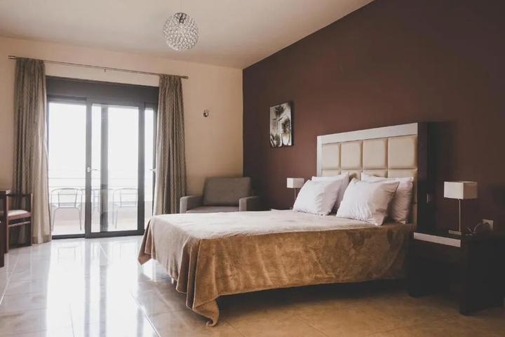 Room 3 of 11