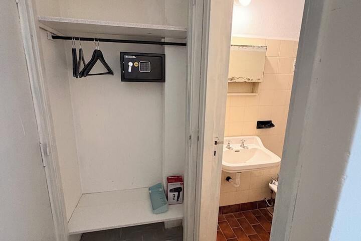 Room 9 of 24