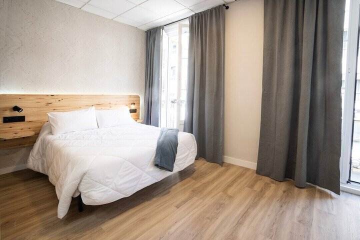 Room 16 of 34