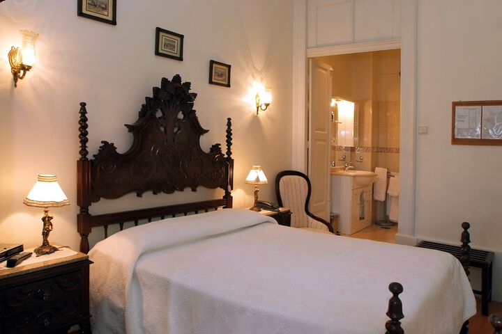 Room 4 of 37