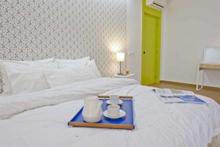 Room 17 of 25