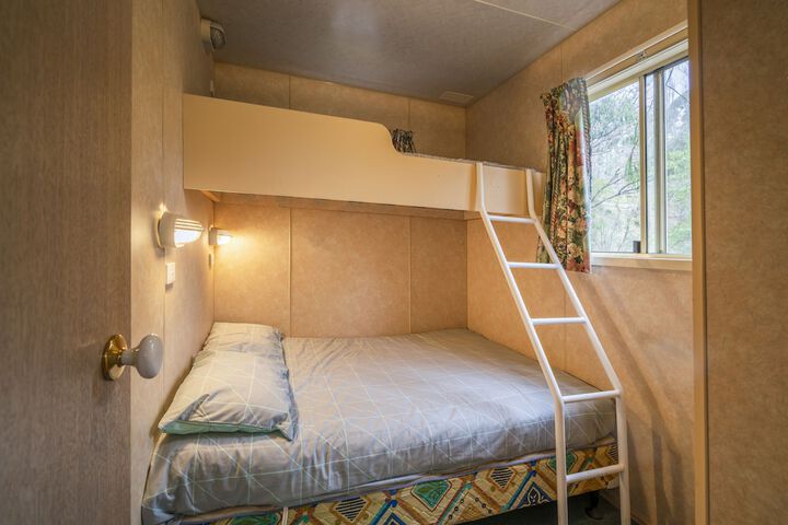 Room 10 of 37