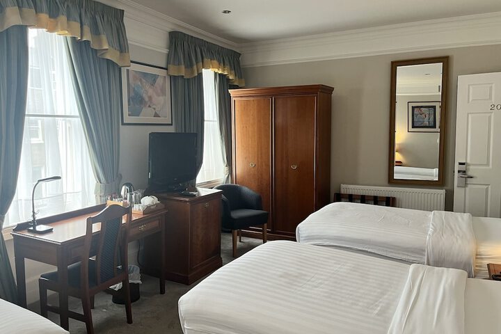 Room 28 of 58
