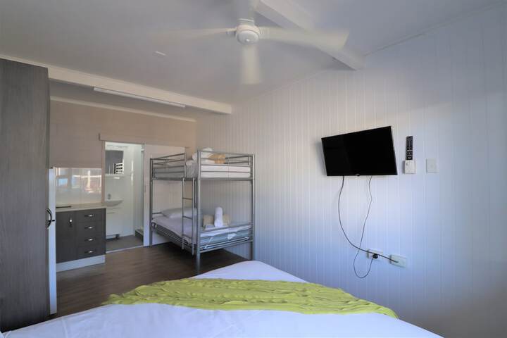 Room 29 of 204