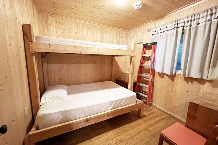 Room 2 of 68