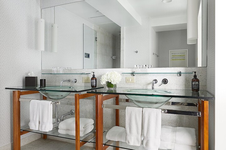 Bathroom sink