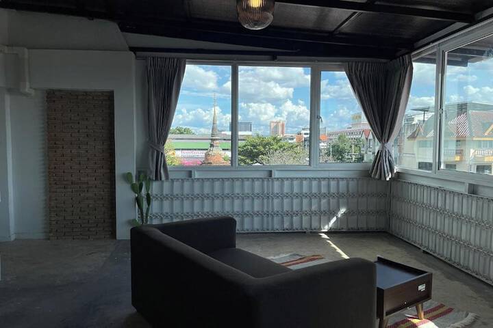 Room 18 of 77
